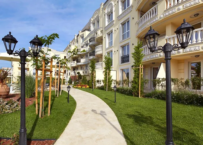 Апартхотел Bellicity Complex 4*