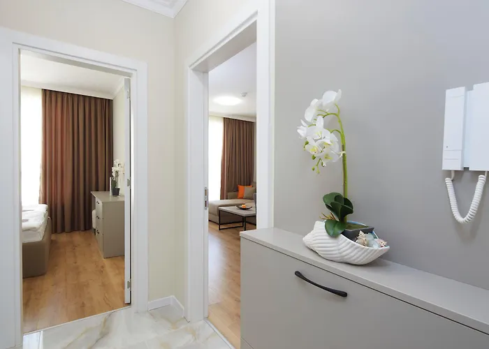 Апартхотел Bellicity Complex Равда