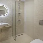 Bellicity Complex 4*