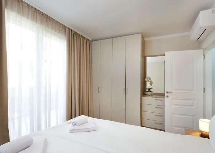 Bellicity Complex 4*