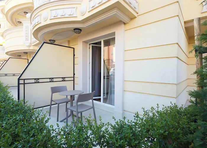 Bellicity Complex 4*